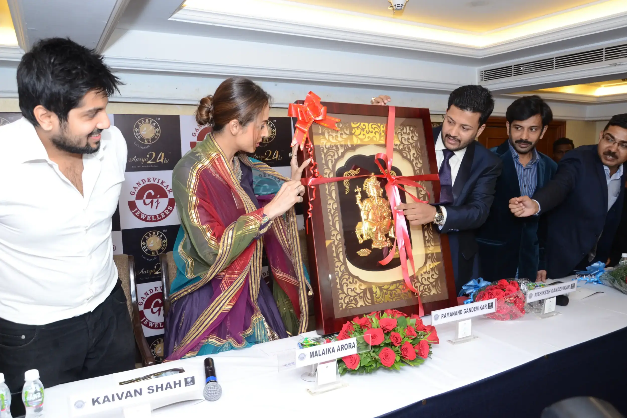 Glamour Events with group of people dressed formally posing